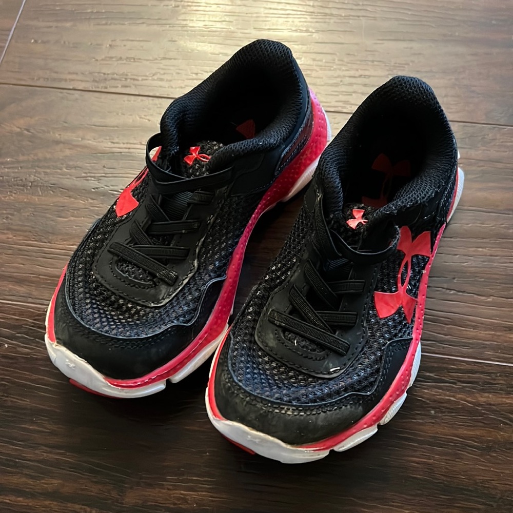 Boy’s Under Armour Tennis Shoes
